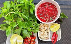 Ăn tiết canh ở quán, 9 người nhập viện