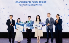 3 bác sĩ nội trú da liễu được tặng học bổng gần 200 triệu đồng
