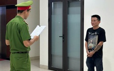 Say xỉn, Phan Minh Trí lái xe bán tải tông quán nhậu rồi lao thẳng tới trụ sở công an thách thức