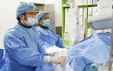 Một buổi chiều, bác sĩ Bệnh viện Bạch Mai cơ sở Ninh Bình thực hiện thành công 5 ca can thiệp mạch vành