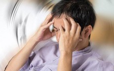 Chủ quan với đau đầu kéo dài, người đàn ông phát hiện u màng não chèn ép dây thần kinh