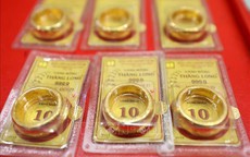 Giá vàng sáng 6/6 tiếp tục giảm mạnh trên thị trường giao dịch