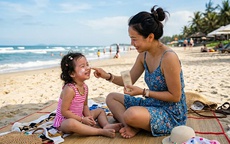 Chuyên gia chỉ dẫn 5 tiêu chí chọn kem chống nắng an toàn, phù hợp cho trẻ em