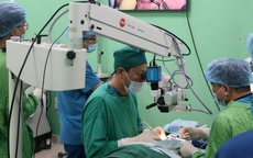Mắt đỏ ngầu sau khi uống rượu bia, dấu hiệu cảnh báo nguy hiểm