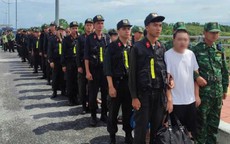 Quảng Ninh bàn giao 30 đối tượng lừa đảo công nghệ cao cho công an Trung Quốc