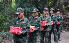 Tìm thấy 5 hài cốt liệt sĩ tại hang Đá Sập nằm sâu dưới lớp đất đá và rễ cây