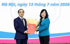 Bộ trưởng Đào Hồng Lan trao quyết định bổ nhiệm Hiệu trưởng Trường Đại học Y Hà Nội