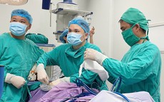 Cấp cứu đồng thời hai bệnh nhân nguy kịch tại Cô Tô
