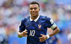 Mbappe hai lần vượt Messi, lập kỷ lục World Cup