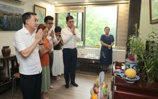 Thứ trưởng Bộ Y tế Trần Văn Thuấn thăm, tri ân gia đình Liệt sĩ, Bác sĩ Đặng Thuỳ Trâm