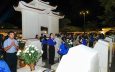 Xúc động lễ thắp nến tri ân tại Ngã ba Đồng Lộc