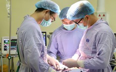 Chỉ nghĩ mình bị ho thông thường, người đàn ông 71 tuổi bất ngờ phát hiện ung thư phổi