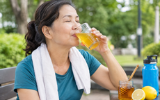 Sau tuổi 50: Người tăng acid uric có cần tránh mật ong?