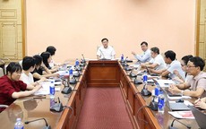 Việt Nam đặt mục tiêu đưa tỷ số giới tính khi sinh xuống dưới 106 vào năm 2035