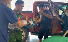 Ấm lòng khoảnh khắc công an xã đưa cháu bé bị gãy xương đi cấp cứu