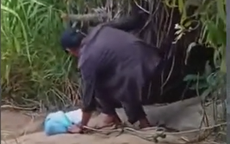 Xúc động người cha gần 20 lần bám dây tìm con suốt 9 ngày ở Mũi Nghê