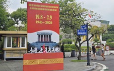 Hà Nội rực rỡ cờ hoa chào mừng Cách mạng Tháng Tám và Quốc khánh 2/9