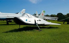MiG-105: Máy bay độc đáo thời kỳ Liên Xô thiết kế để đối đầu Mỹ ngoài không gian