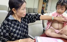 Hai mẹ con mắc Thalassemia đón nhận tình cảm của bạn đọc Báo Sức khỏe và Đời sống