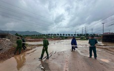 Mưa lớn kéo dài, nhiều nơi ở Hải Phòng, Quảng Ninh ngập lụt