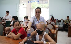Trao tặng 60.000 ly sữa dinh dưỡng cho các bệnh nhi ung thư