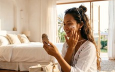 Cách hạn chế da cằm chảy xệ khi tuổi cao