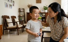 Những dấu hiệu nguy hiểm cần đưa trẻ đi viện ngay nếu trẻ sặc nước khi bơi 
