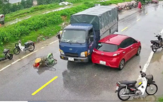 Sang đường thiếu quan sát, người phụ nữ bị xe tải húc ngã