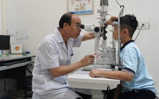 Những việc cha mẹ cần làm từ sớm để bảo vệ mắt cho trẻ nhỏ