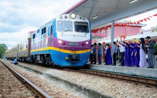 Đoàn tàu nối 2 trung tâm du lịch miền Trung chính thức lăn bánh
