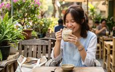 Thiếu nữ uống sữa đậu nành có giúp tăng kích thước vòng 1 như lời đồn?