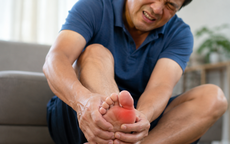 Uống nước chanh mật ong mỗi ngày có làm tăng acid uric?