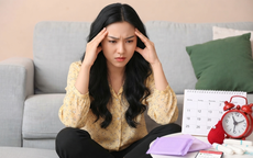 Căng thẳng kéo dài ảnh hưởng đến chu kỳ kinh nguyệt như thế nào?
