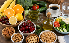 5 nhóm thực phẩm hỗ trợ hạ acid uric và kiểm soát bệnh gout