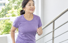Sau tuổi 50, leo cầu thang có thể giúp tăng cường sức khỏe tim mạch