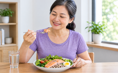 Vì sao ăn đủ protein nhưng bắp tay vẫn nhẽo sau tuổi 50?