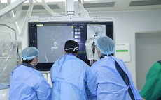 Can thiệp thành công căn bệnh ví như 'quả bom nổ chậm' ẩn sau những cơn đau đầu