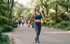 Sau tuổi 60, vì sao đi bộ mỗi ngày mà cơ bắp vẫn nhẽo?