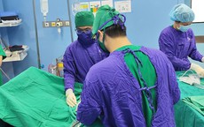 Bé trai 14 tuổi phải cắt bỏ một bên tinh hoàn vì chủ quan đến viện muộn