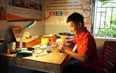 30 tuổi trở lại trường, nam sinh khuyết tật nhận giải 'Tỏa sáng nghị lực Việt'