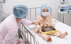 Bé trai 18 tháng tuổi hiến tủy cứu sống chị gái 4 tuổi mắc bệnh hiểm nghèo