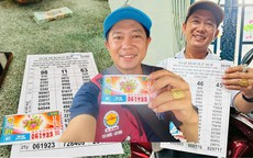 Trả nợ đồng nghiệp 20.000 đồng, cả hai cùng trúng độc đắc 2 tỷ