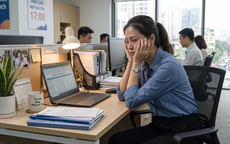 Vì sao bạn luôn buồn ngủ sau bữa trưa?