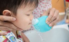 Trẻ "thò lò mũi xanh" và cách xử trí