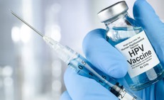 Vì sao nam giới cần tiêm vaccine HPV càng sớm càng tốt?