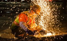 Bỏng mắt cần sơ cứu đ&#250;ng