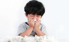 Áp xe hốc mắt ở trẻ: Cảnh giác biến chứng do viêm xoang
