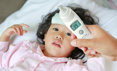 Tại sao bù nước khi sốt và vận động cần 'chiến thuật' khác biệt?