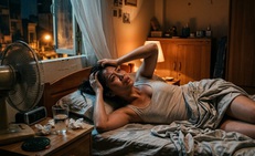 Mất ngủ mùa nóng khiến cơ thể mệt mỏi, ảnh hưởng đến sức khoẻ như thế nào?