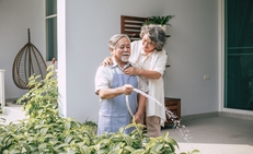 Cách giúp người cao tuổi vượt qua khủng hoảng tuổi nghỉ hưu